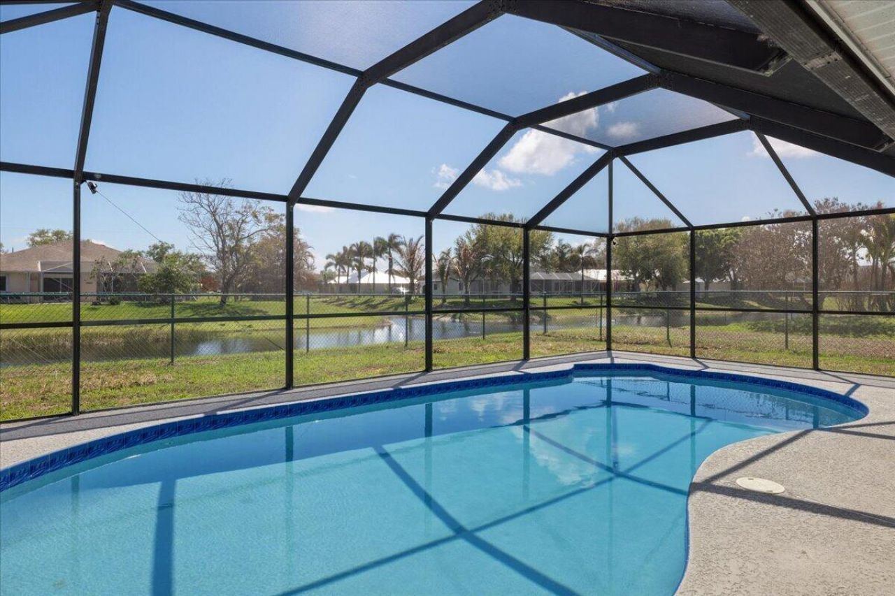 1902 SE Gaskins Circle, Port Saint Lucie, FL 34952 Photo