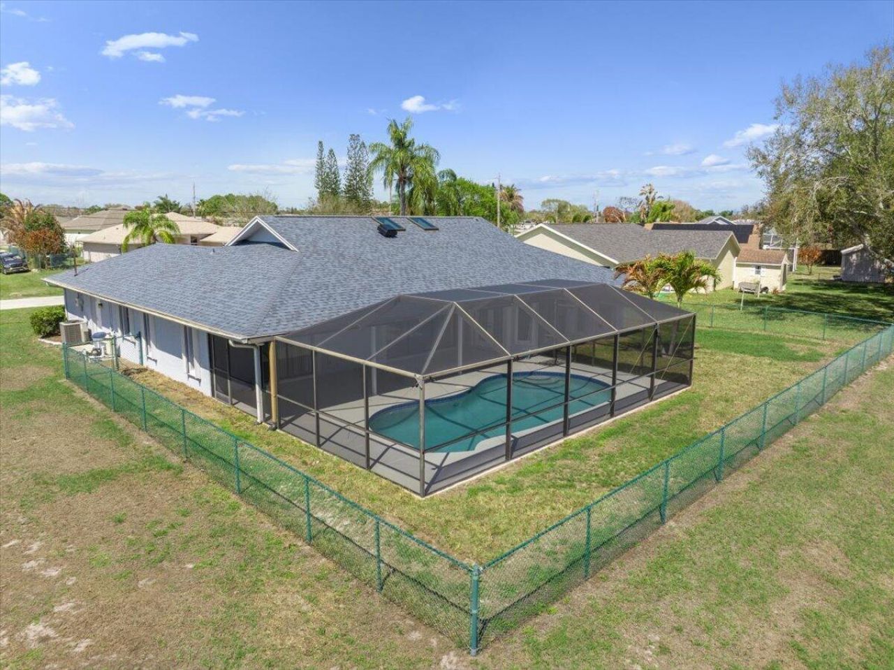 1902 SE Gaskins Circle, Port Saint Lucie, FL 34952 Photo