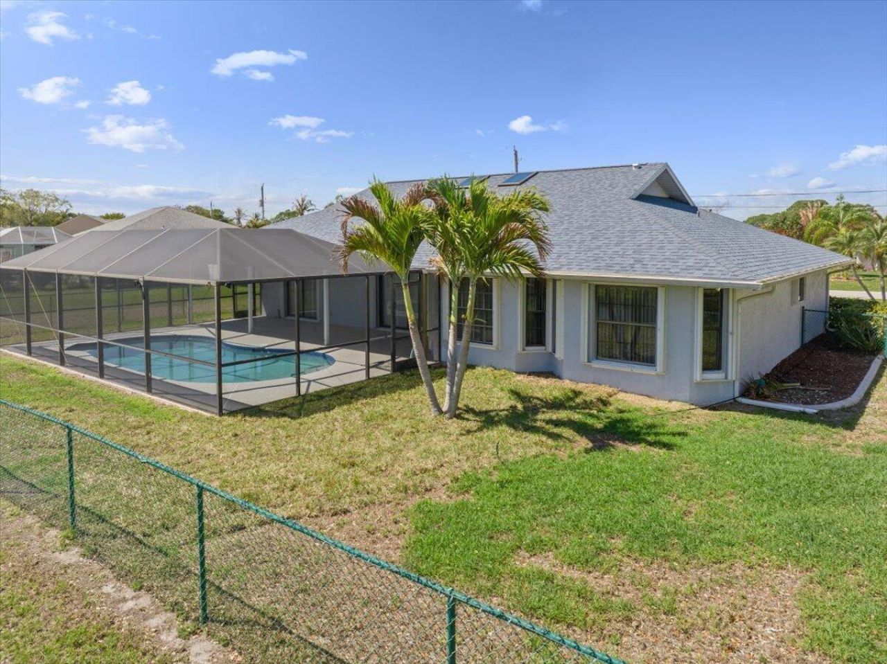 1902 SE Gaskins Circle, Port Saint Lucie, FL 34952 Photo