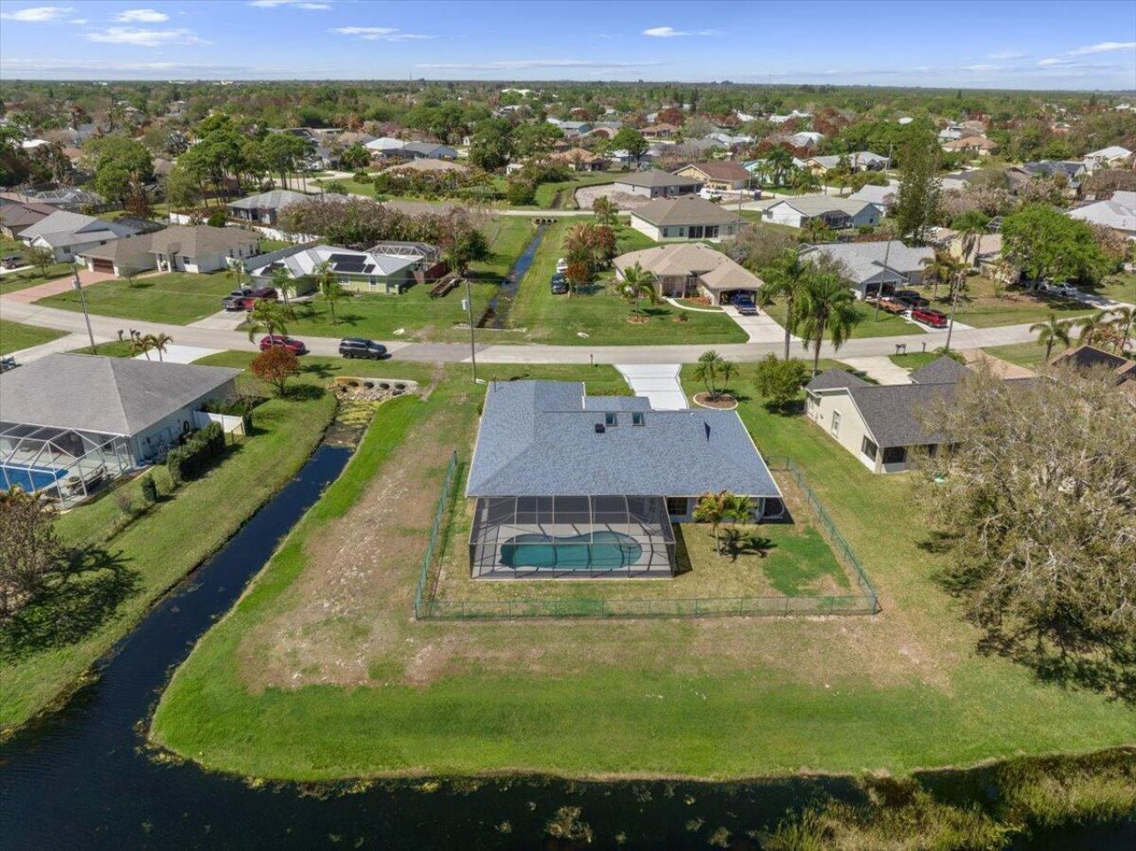 1902 SE Gaskins Circle, Port Saint Lucie, FL 34952 Photo