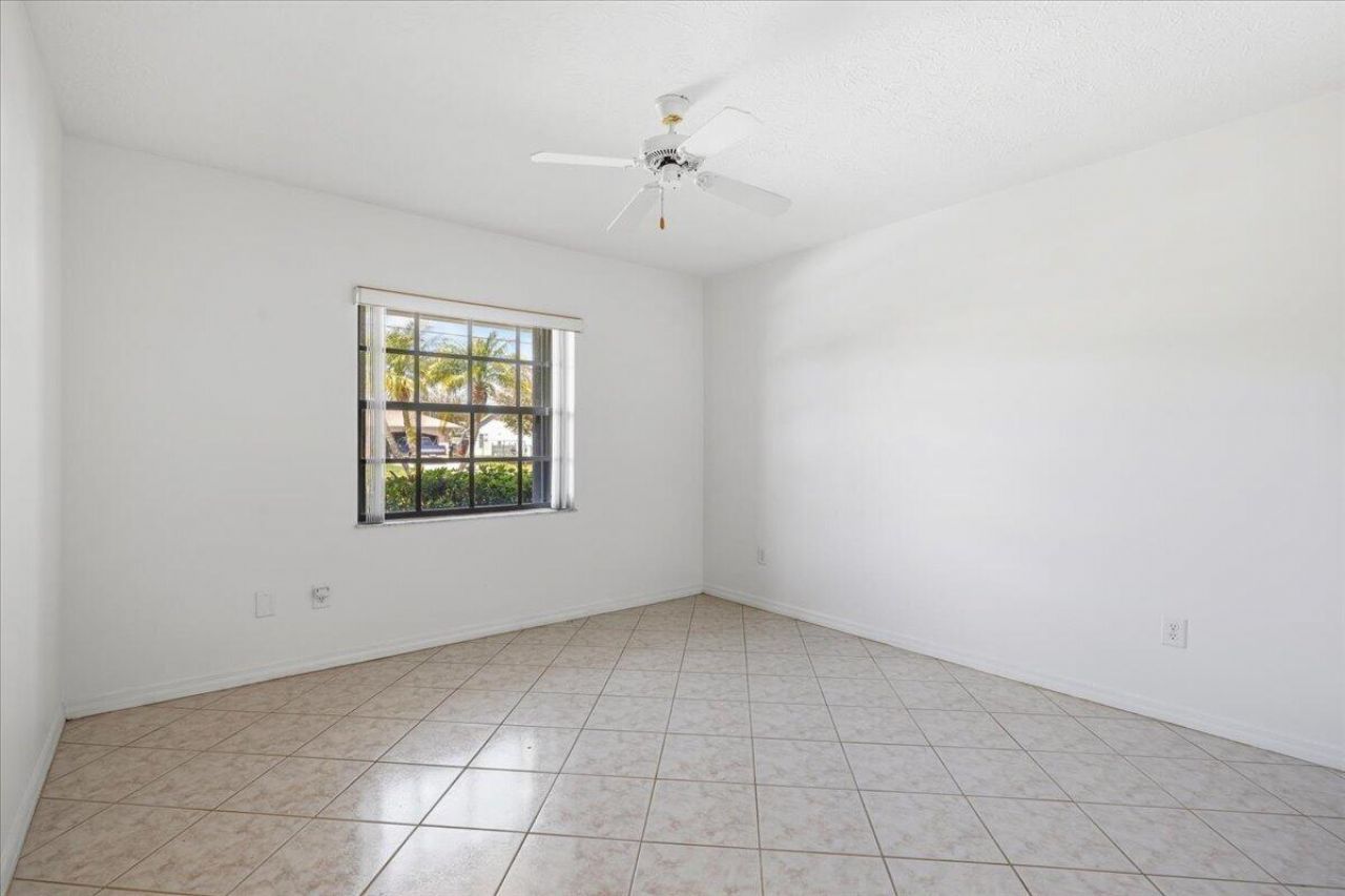 1902 SE Gaskins Circle, Port Saint Lucie, FL 34952 Photo