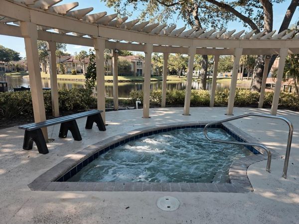 4863 Via Palm Lakes, Unit 812, West Palm Beach, FL 33417