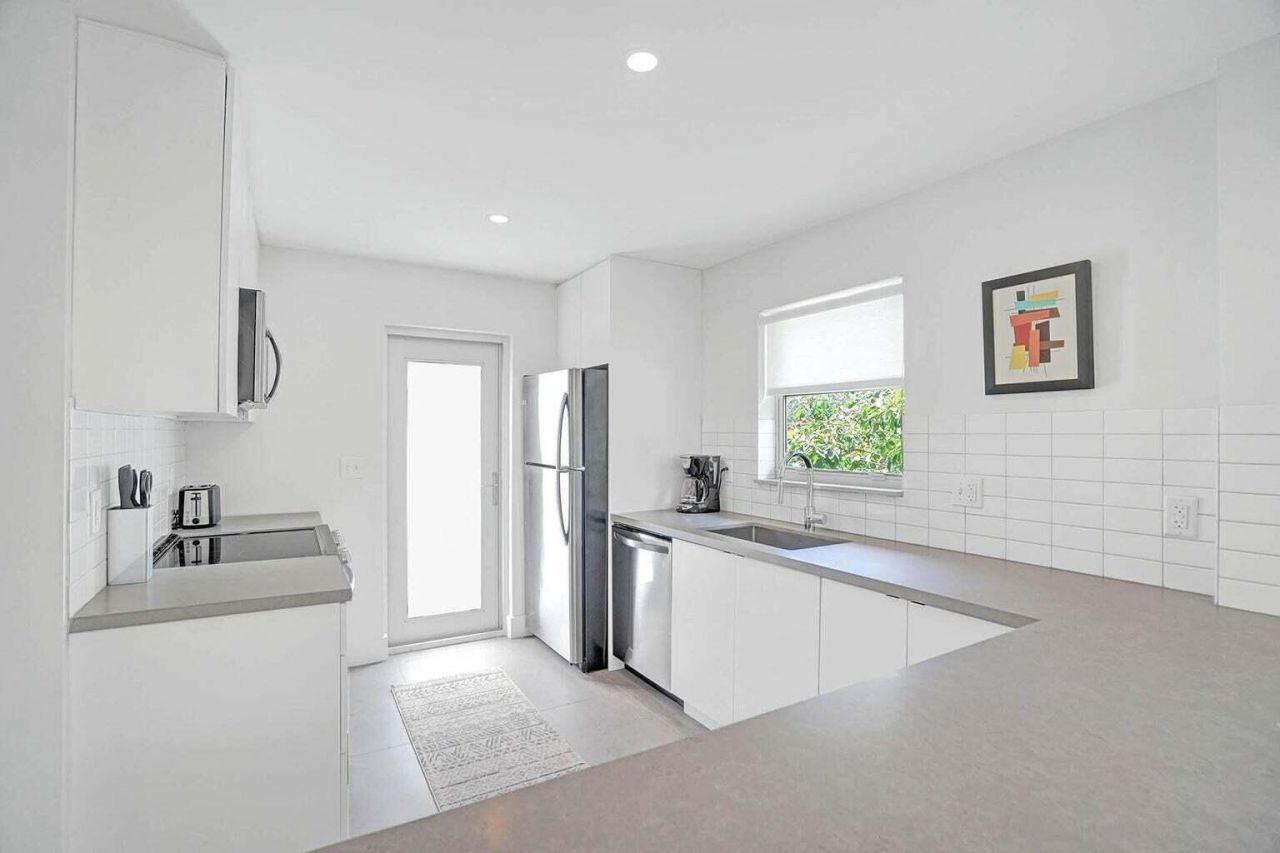 625 NE 13th Avenue, Unit 03, Fort Lauderdale, FL 33304 Photo