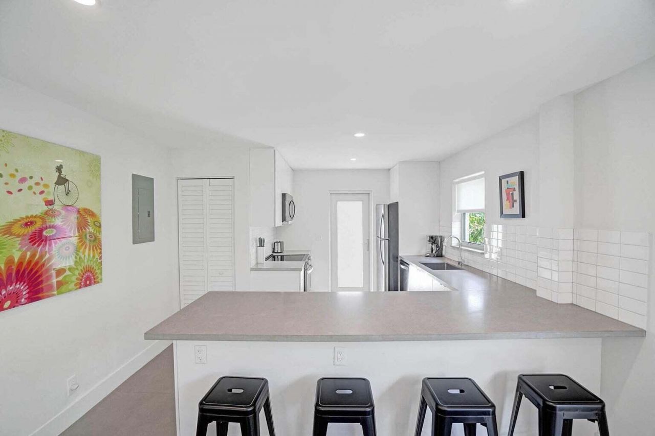 625 NE 13th Avenue, Unit 03, Fort Lauderdale, FL 33304 Photo