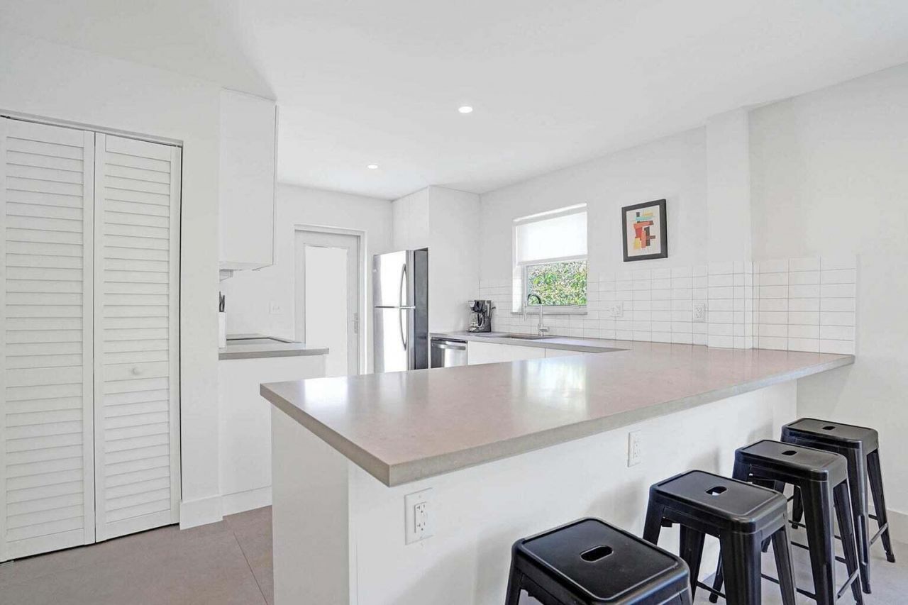 625 NE 13th Avenue, Unit 03, Fort Lauderdale, FL 33304 Photo