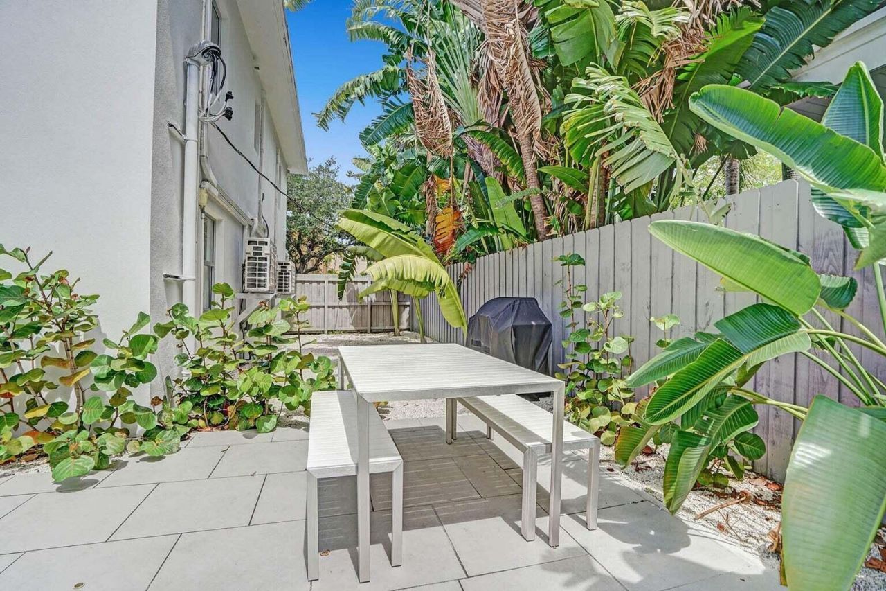 625 NE 13th Avenue, Unit 03, Fort Lauderdale, FL 33304 Photo