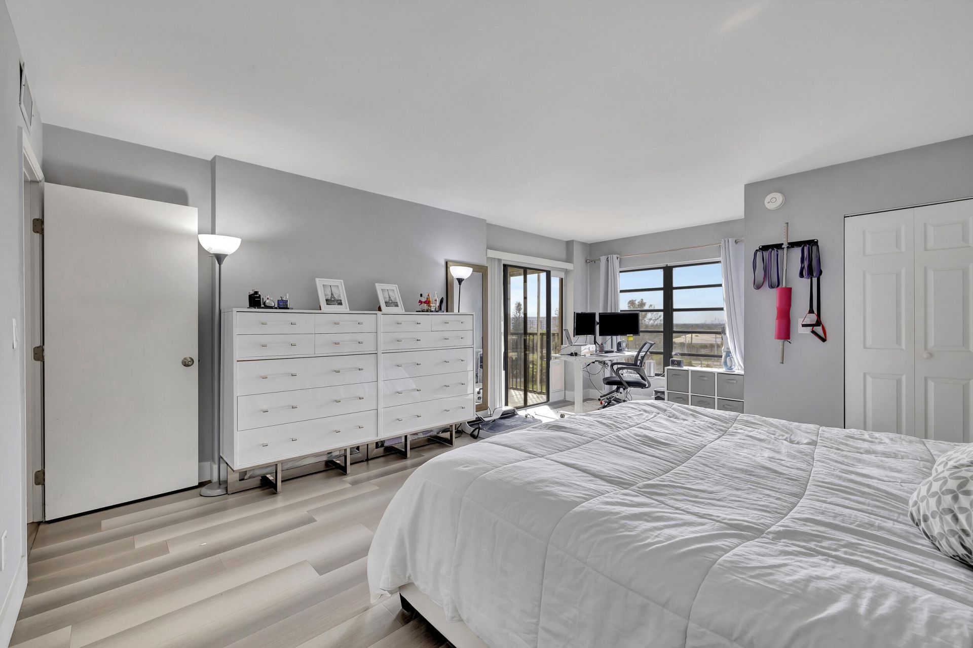 2200 S Cypress Bend Drive S, Unit 702, Pompano Beach, FL 33069 Photo