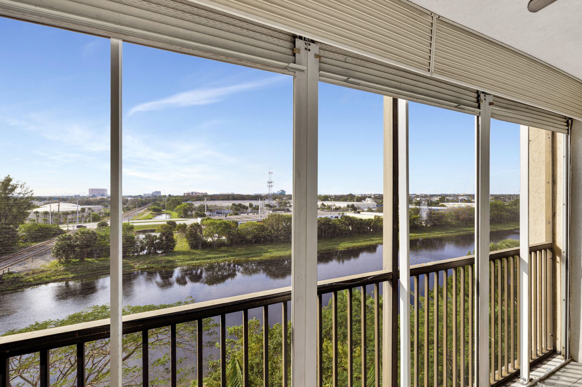 2200 S Cypress Bend Drive S, Unit 702, Pompano Beach, FL 33069 Photo