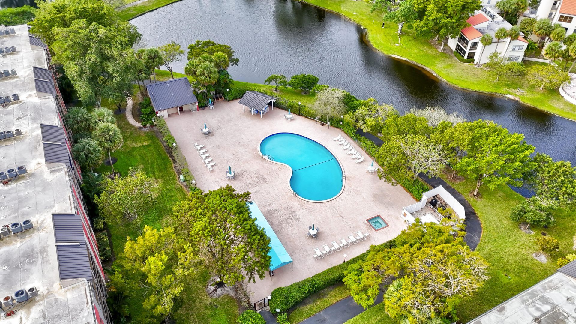 2200 S Cypress Bend Drive S, Unit 702, Pompano Beach, FL 33069 Photo