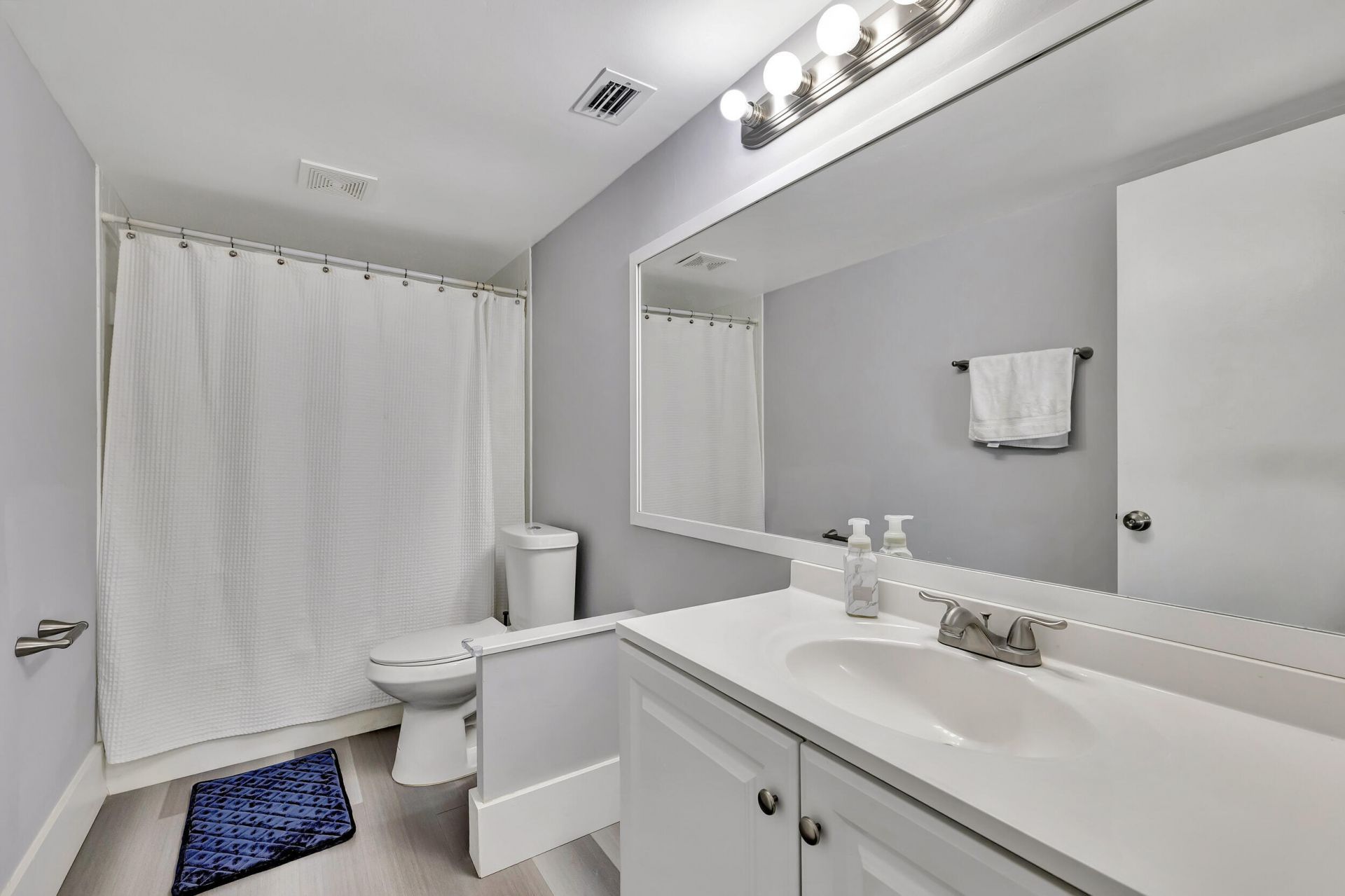 2200 S Cypress Bend Drive S, Unit 702, Pompano Beach, FL 33069 Photo
