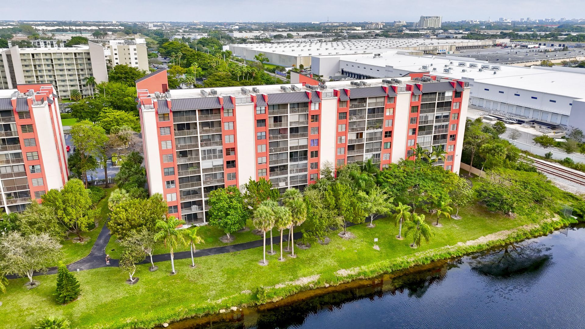 2200 S Cypress Bend Drive S, Unit 702, Pompano Beach, FL 33069 Photo