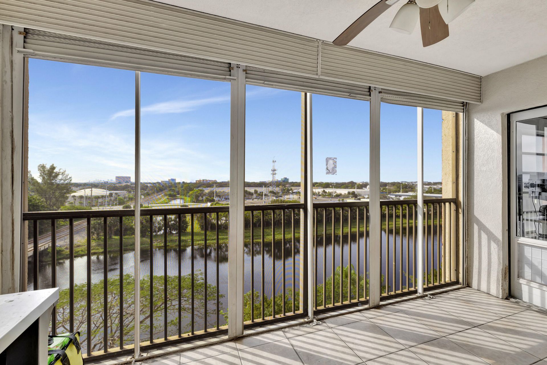 2200 S Cypress Bend Drive S, Unit 702, Pompano Beach, FL 33069 Photo