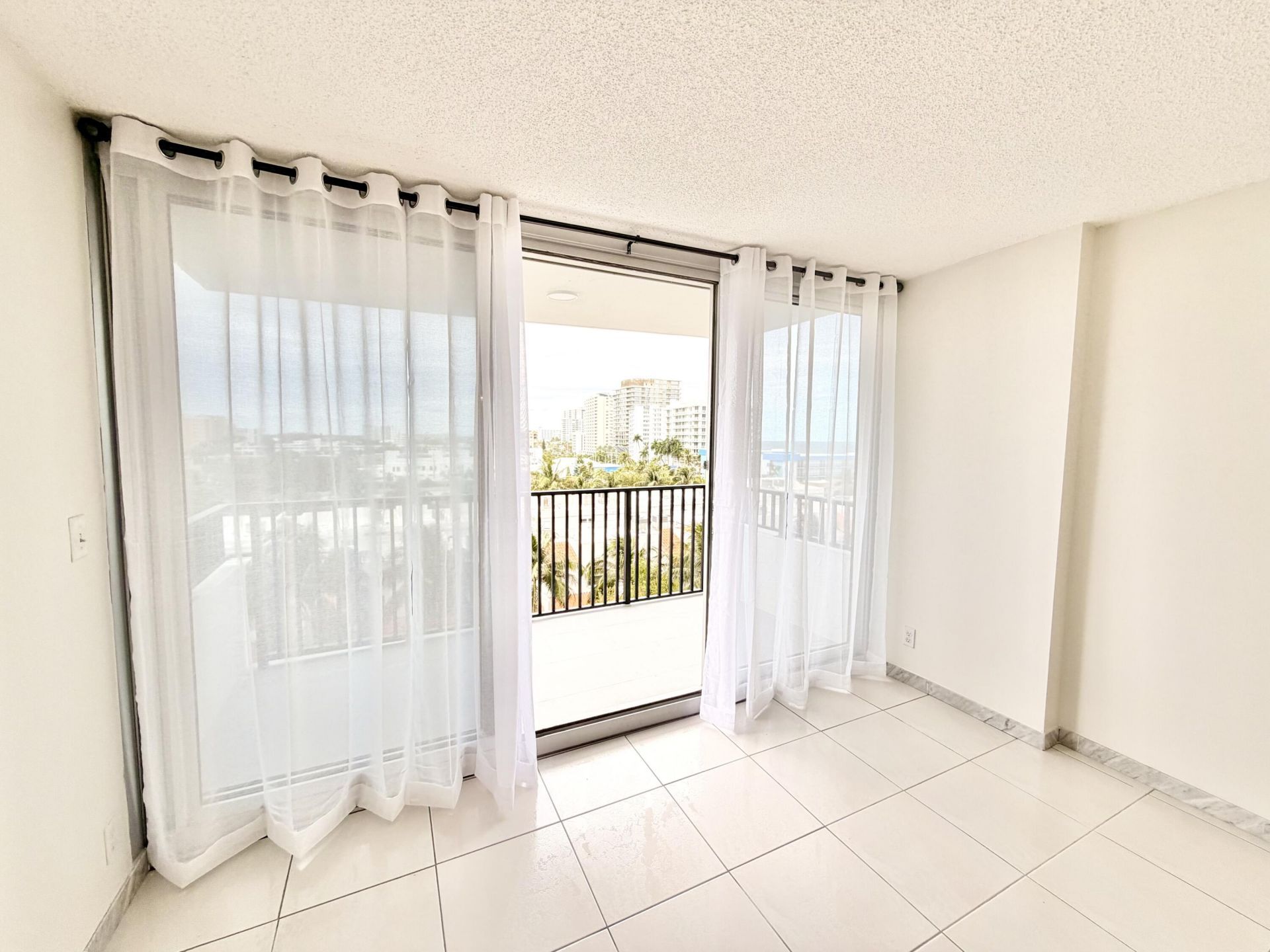531 N Ocean Boulevard, Unit 805, Pompano Beach, FL 33062 Photo