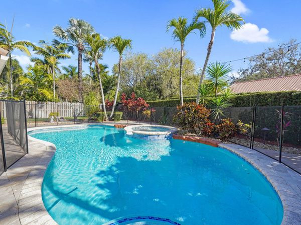 1872 NW 109th Avenue, Plantation, FL 33322