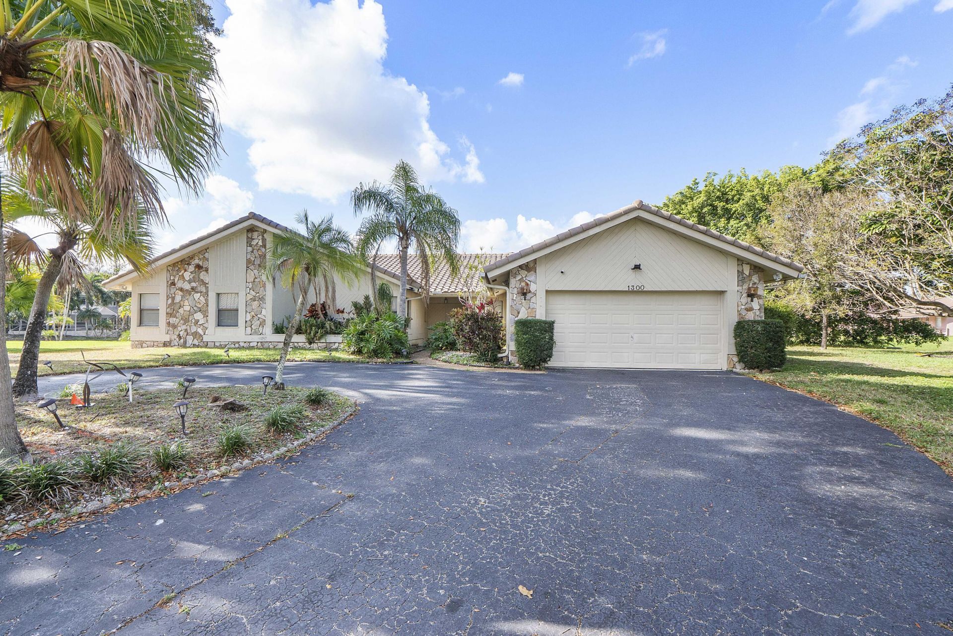 1300 NW 97th Terrace, Coral Springs, FL 33071 Photo