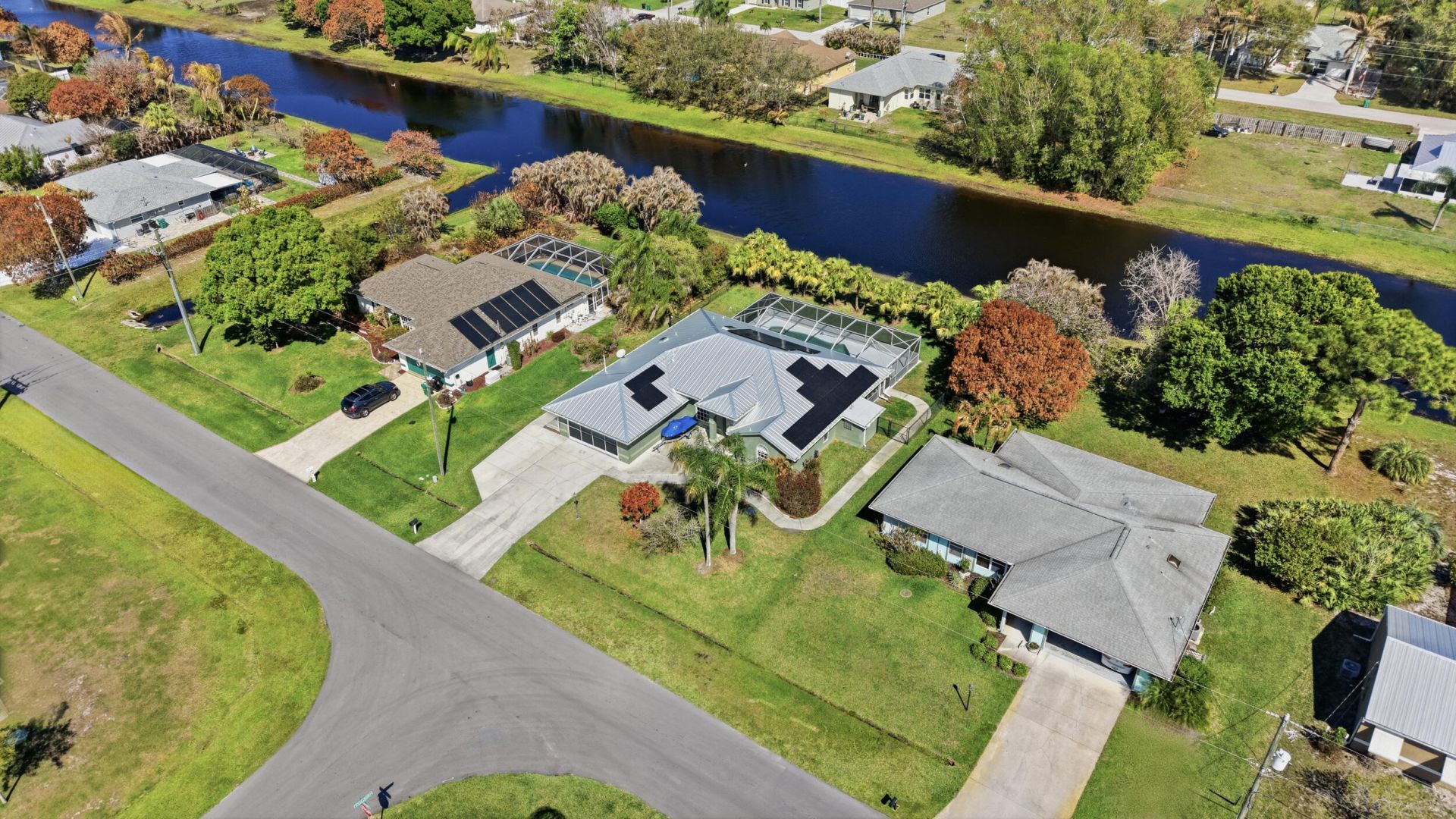 2537 SE Hallahan, Port Saint Lucie, FL 34952 Photo