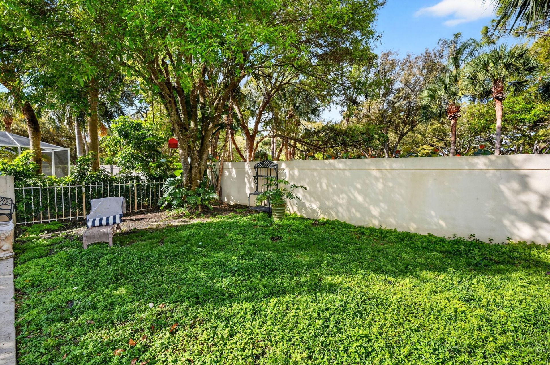 217 E Tall Oaks Circle, Palm Beach Gardens, FL 33410 Photo