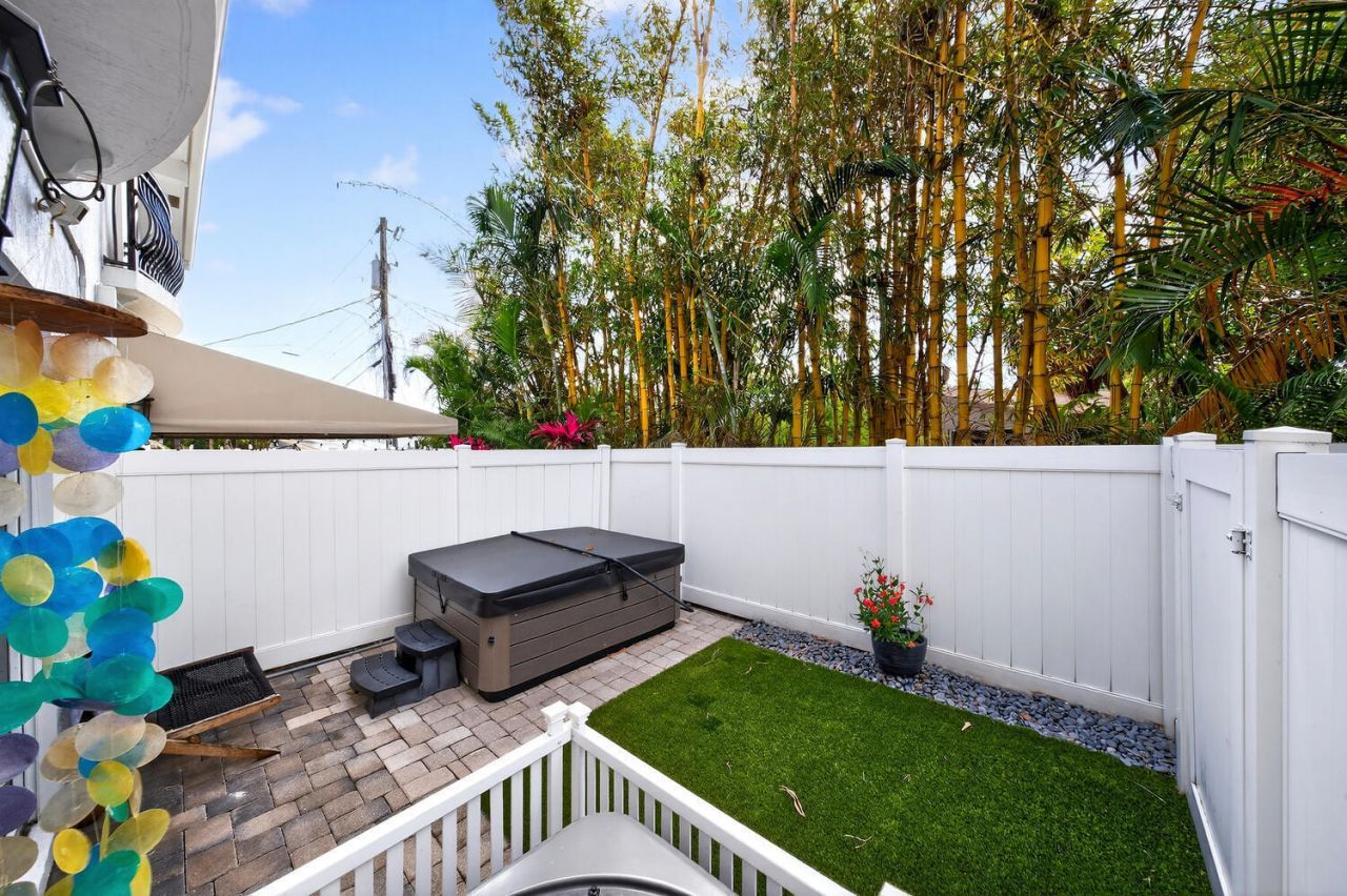 1942 NE 32nd, Lighthouse Point, FL 33064 Photo