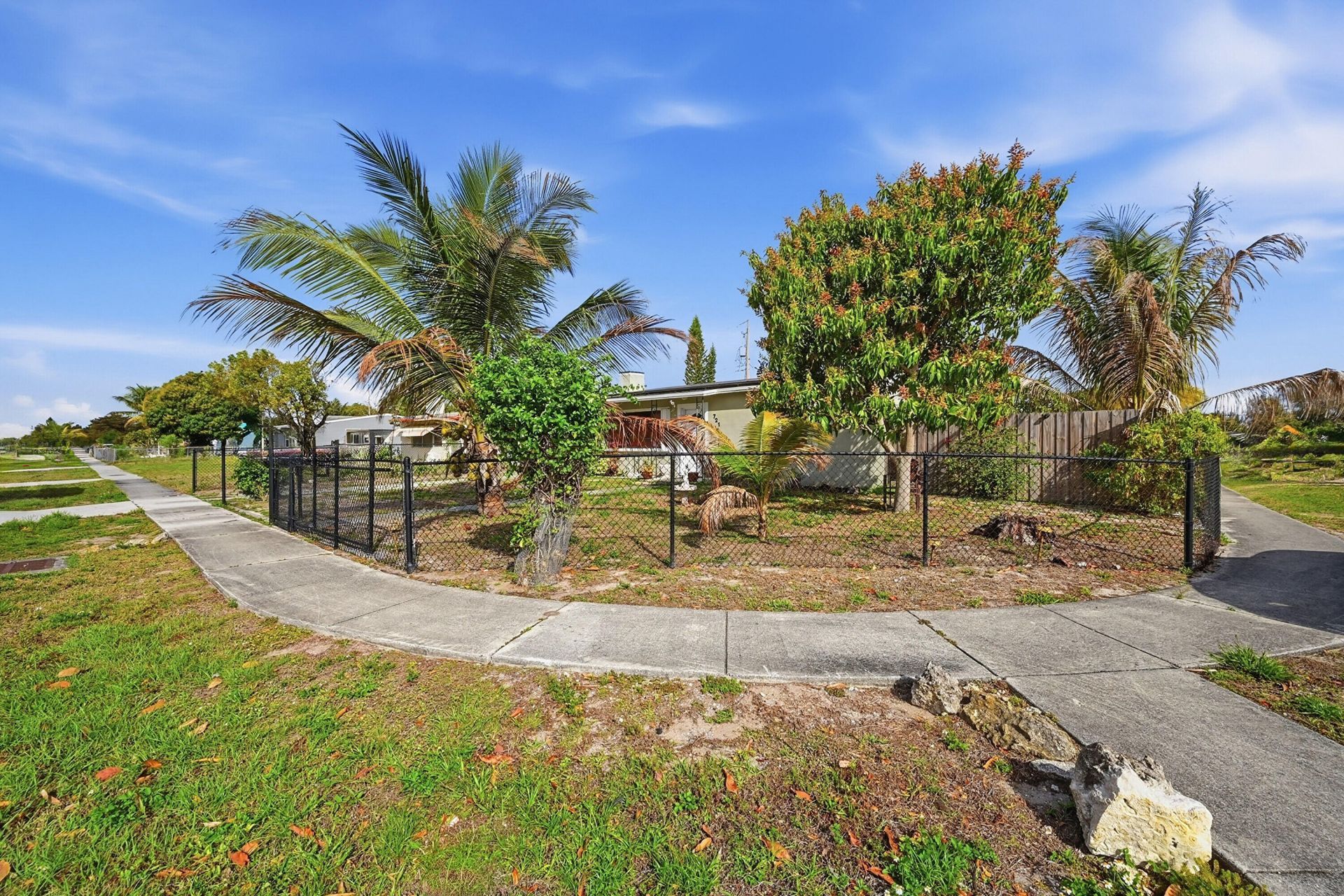 721 Dogwood Road, West Palm Beach, FL 33409 Photo