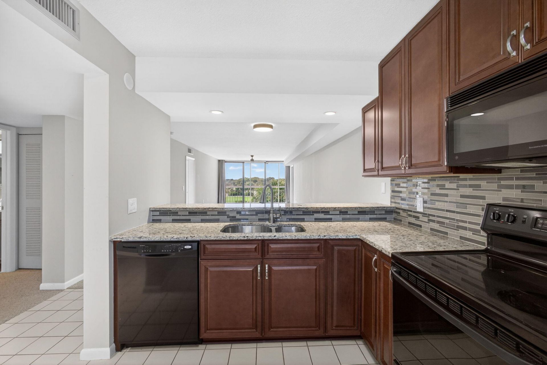 2421 Village Boulevard, Unit 401, West Palm Beach, FL 33409 Photo