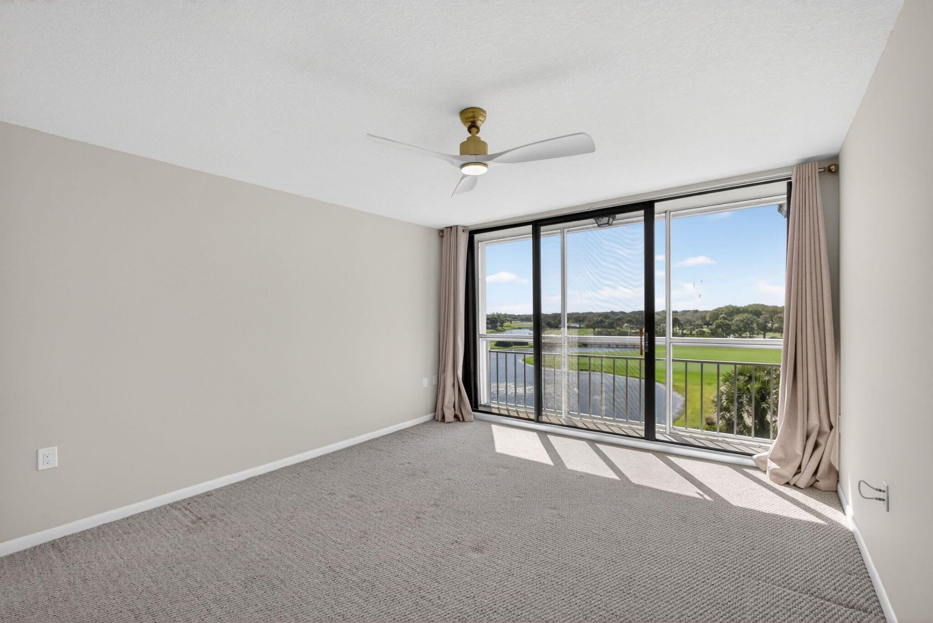 2421 Village Boulevard, Unit 401, West Palm Beach, FL 33409 Photo