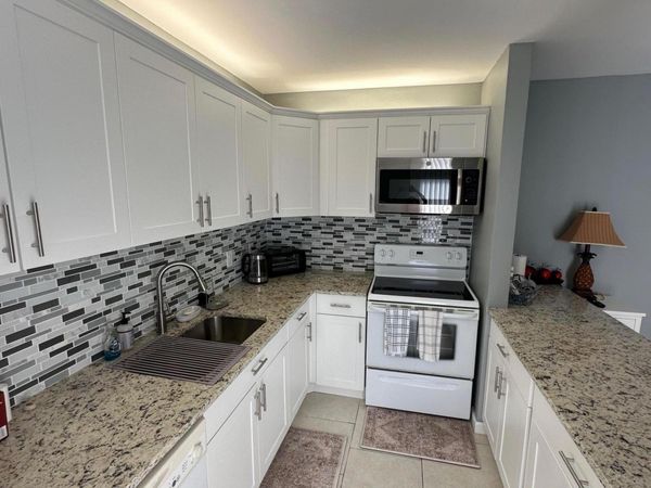 304 Miramar Lane, Unit C4, Palm Beach Gardens, FL 33410