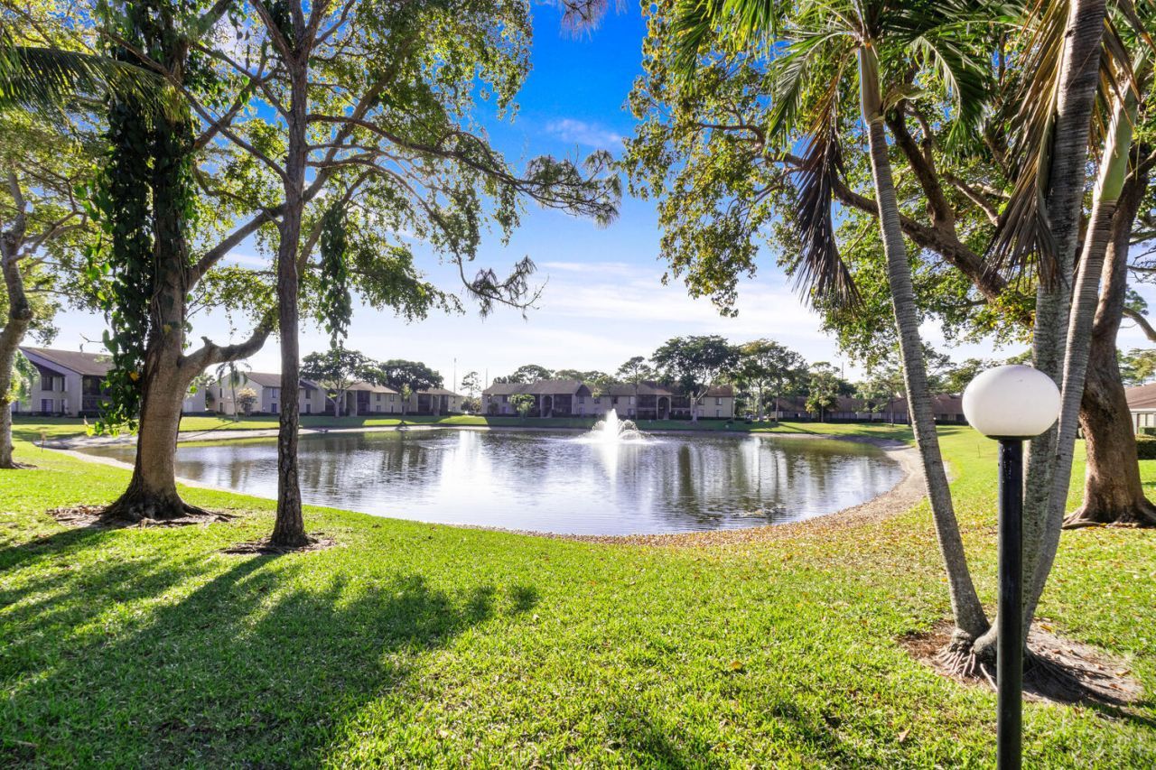 712 Sunny Pine Way, Unit E2, Greenacres, FL 33415 Photo