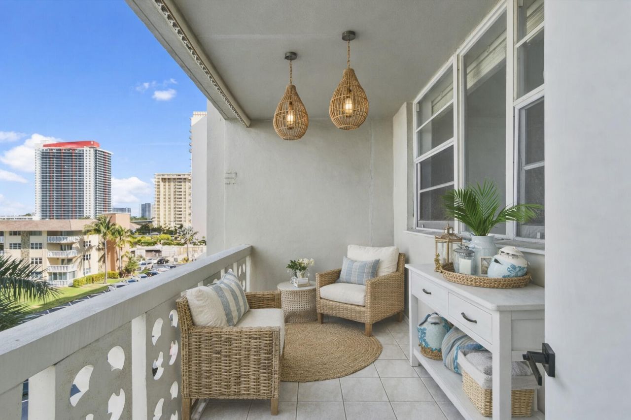 1893 S Ocean Drive, Unit 503, Hallandale Beach, FL 33009 Photo