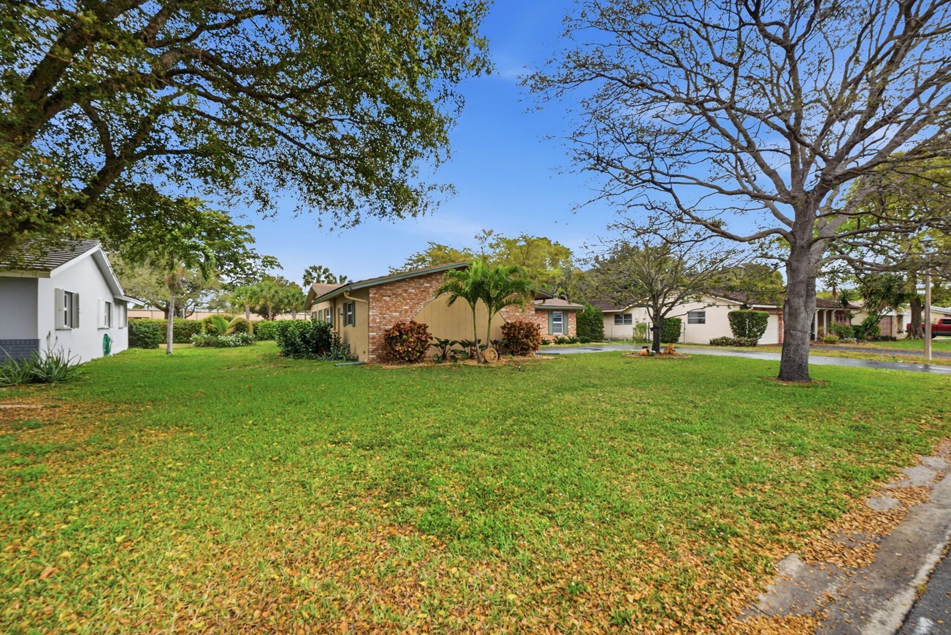 8611 NW 29th Drive, Coral Springs, FL 33065 Photo