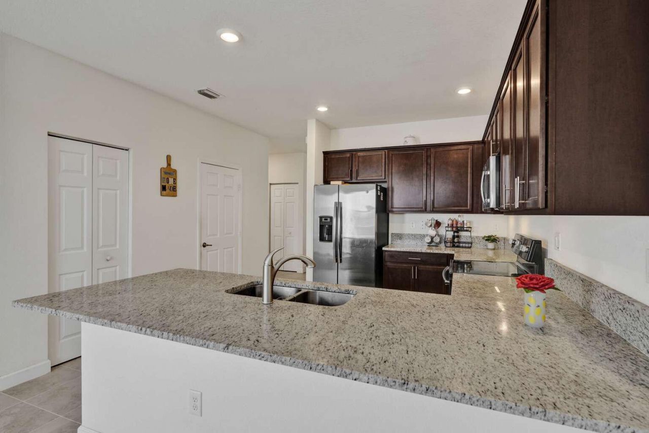 3460 W 103rd Terrace, Hialeah, FL 33018 Photo