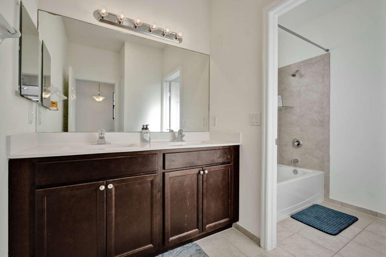 3460 W 103rd Terrace, Hialeah, FL 33018 Photo