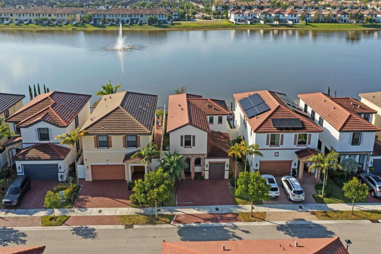 3460 W 103rd Terrace, Hialeah, FL 33018 Photo