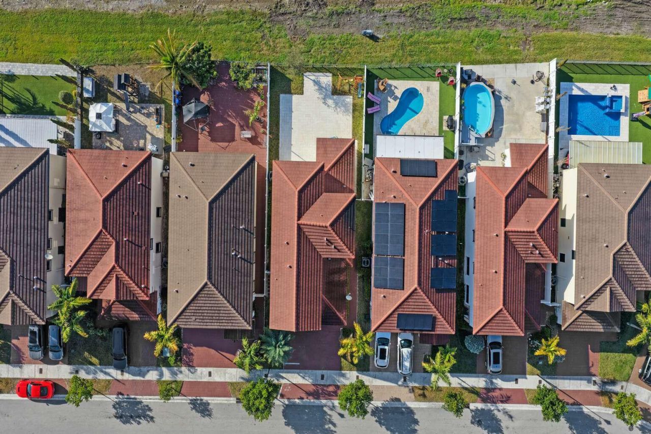 3460 W 103rd Terrace, Hialeah, FL 33018 Photo