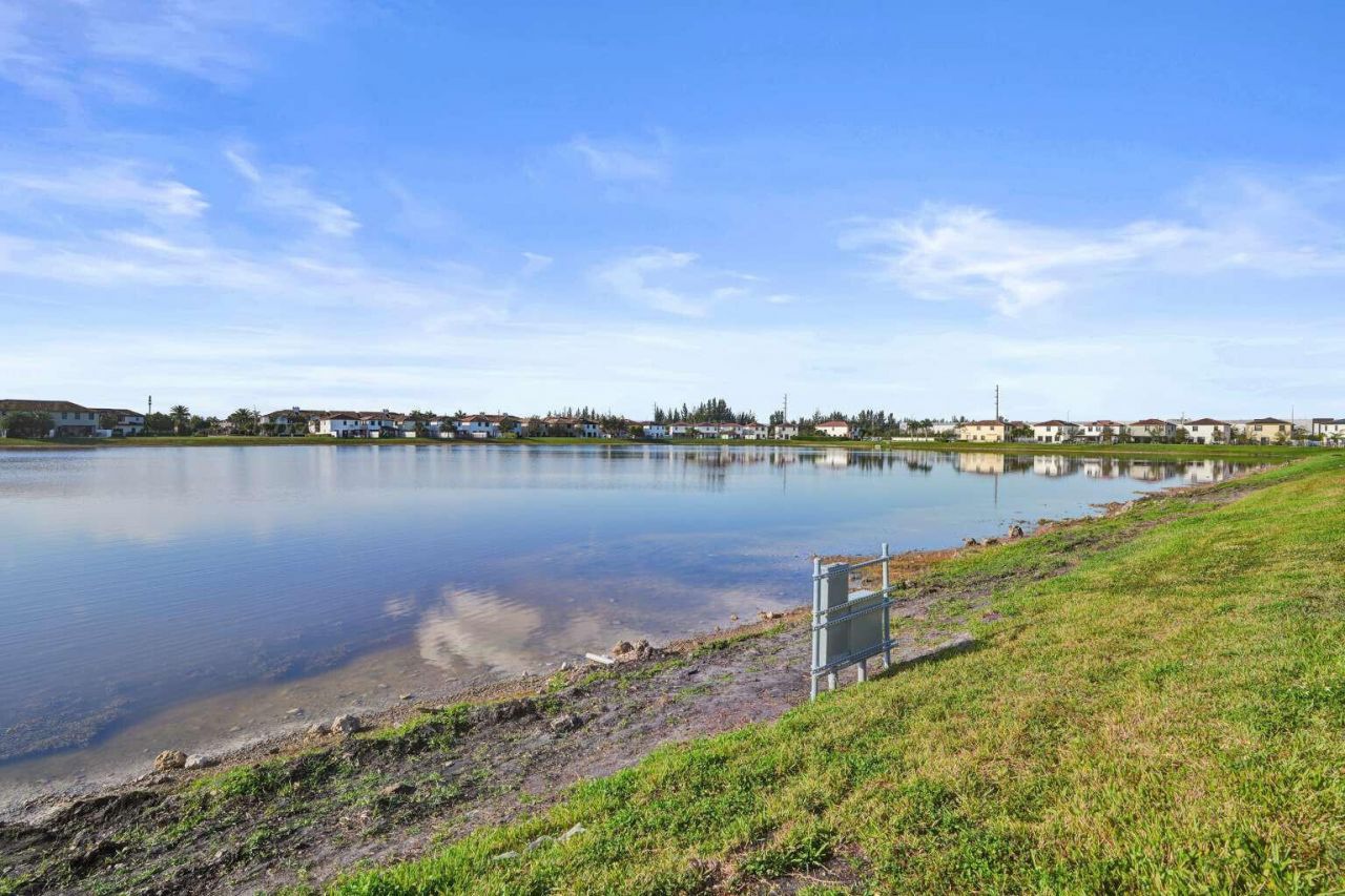 3460 W 103rd Terrace, Hialeah, FL 33018 Photo