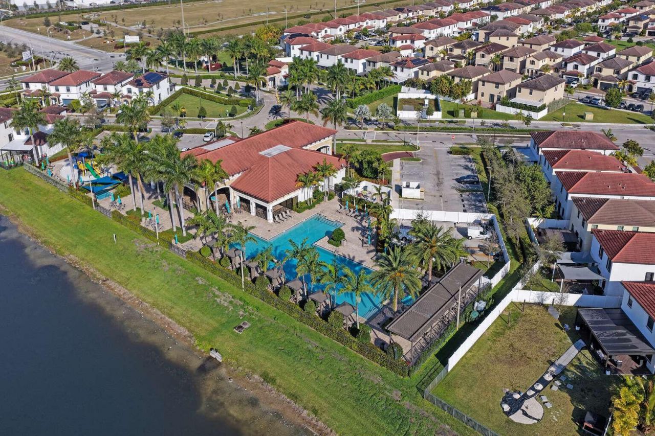 3460 W 103rd Terrace, Hialeah, FL 33018 Photo