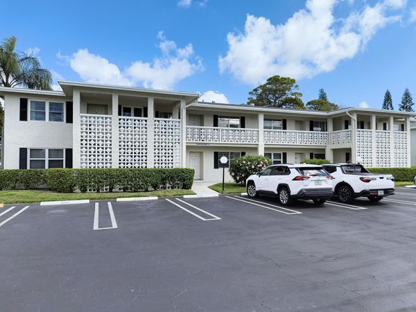 1020 Silk Oak Terrace, Unit 102, Delray Beach, FL 33445
