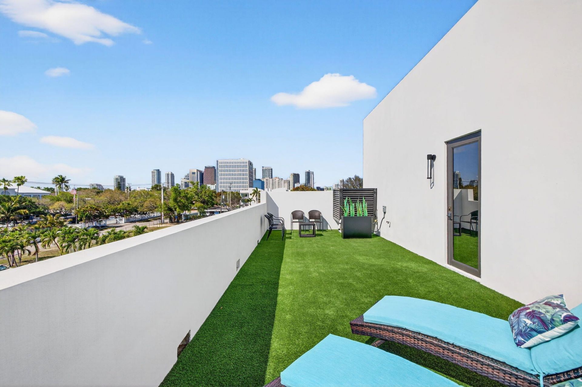 410 SE 12th, Fort Lauderdale, FL 33316 Photo