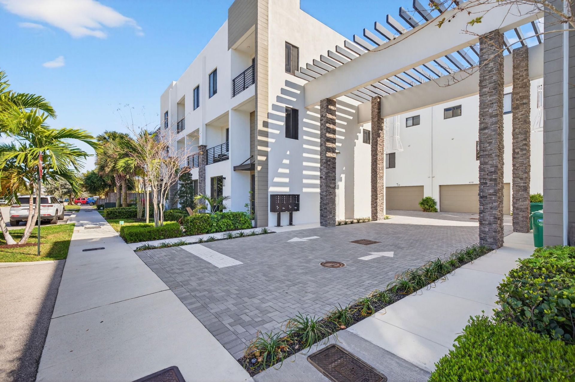 410 SE 12th, Fort Lauderdale, FL 33316 Photo