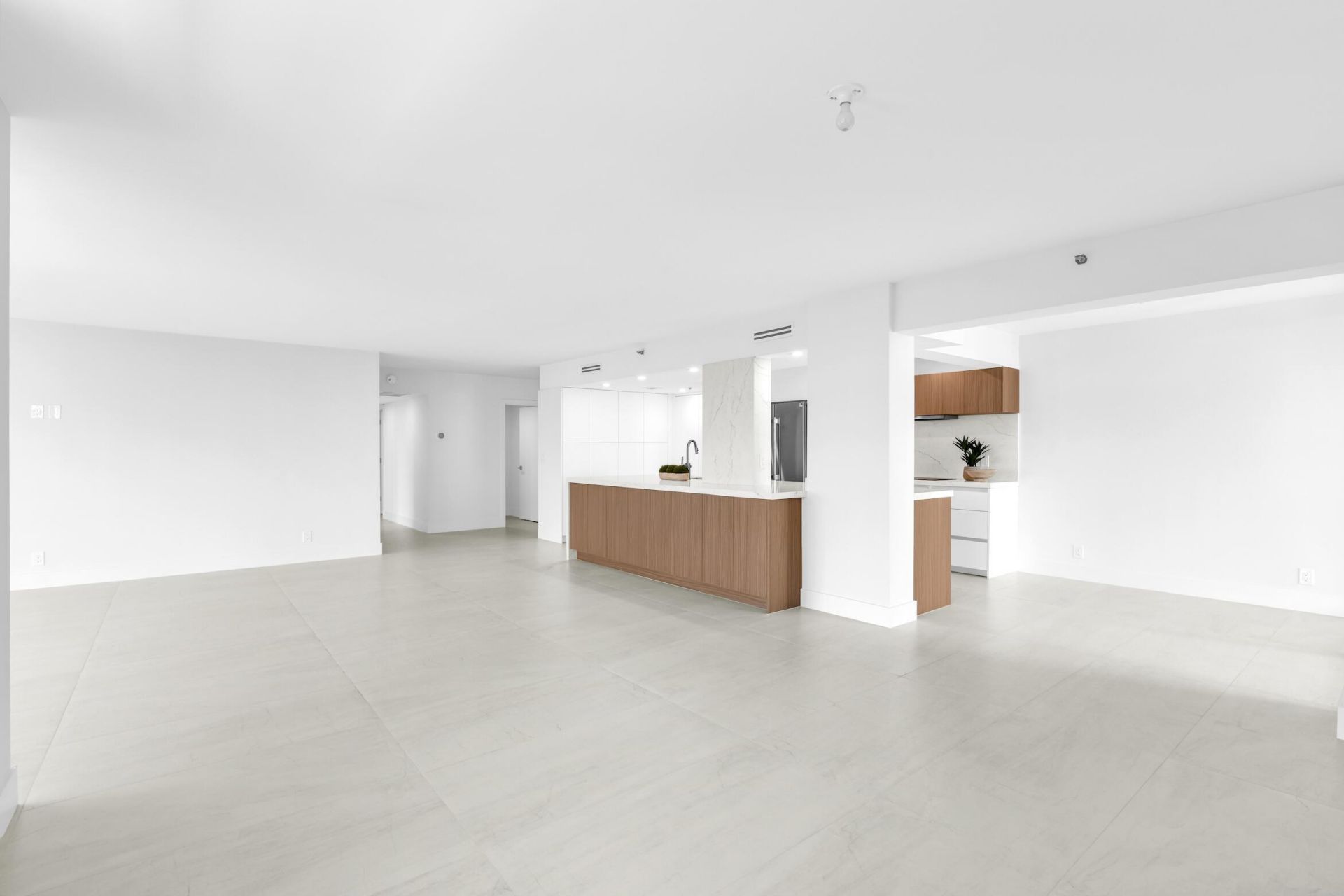 2001 N Ocean Boulevard, Unit 502, Boca Raton, FL 33431 Photo