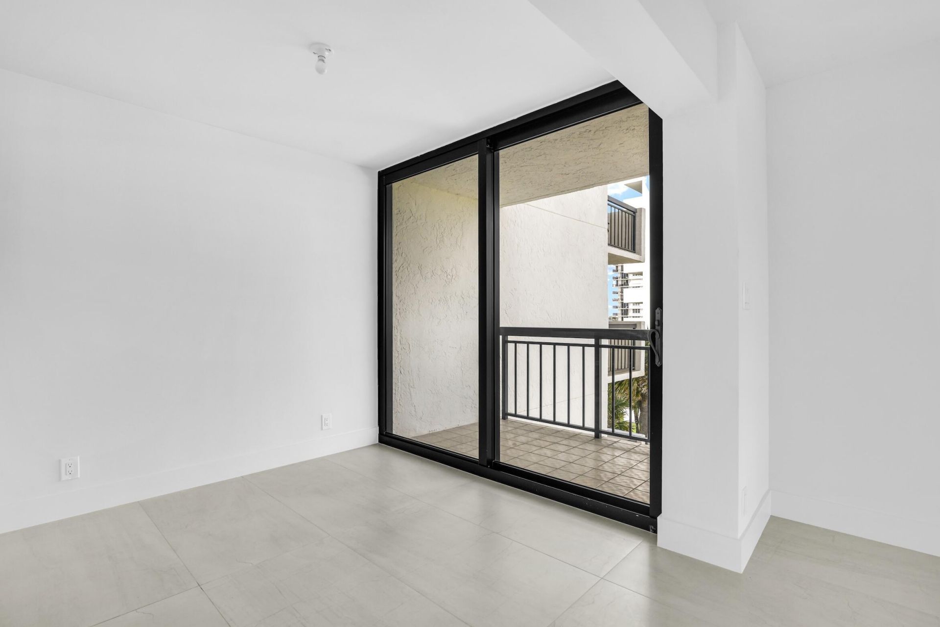 2001 N Ocean Boulevard, Unit 502, Boca Raton, FL 33431 Photo