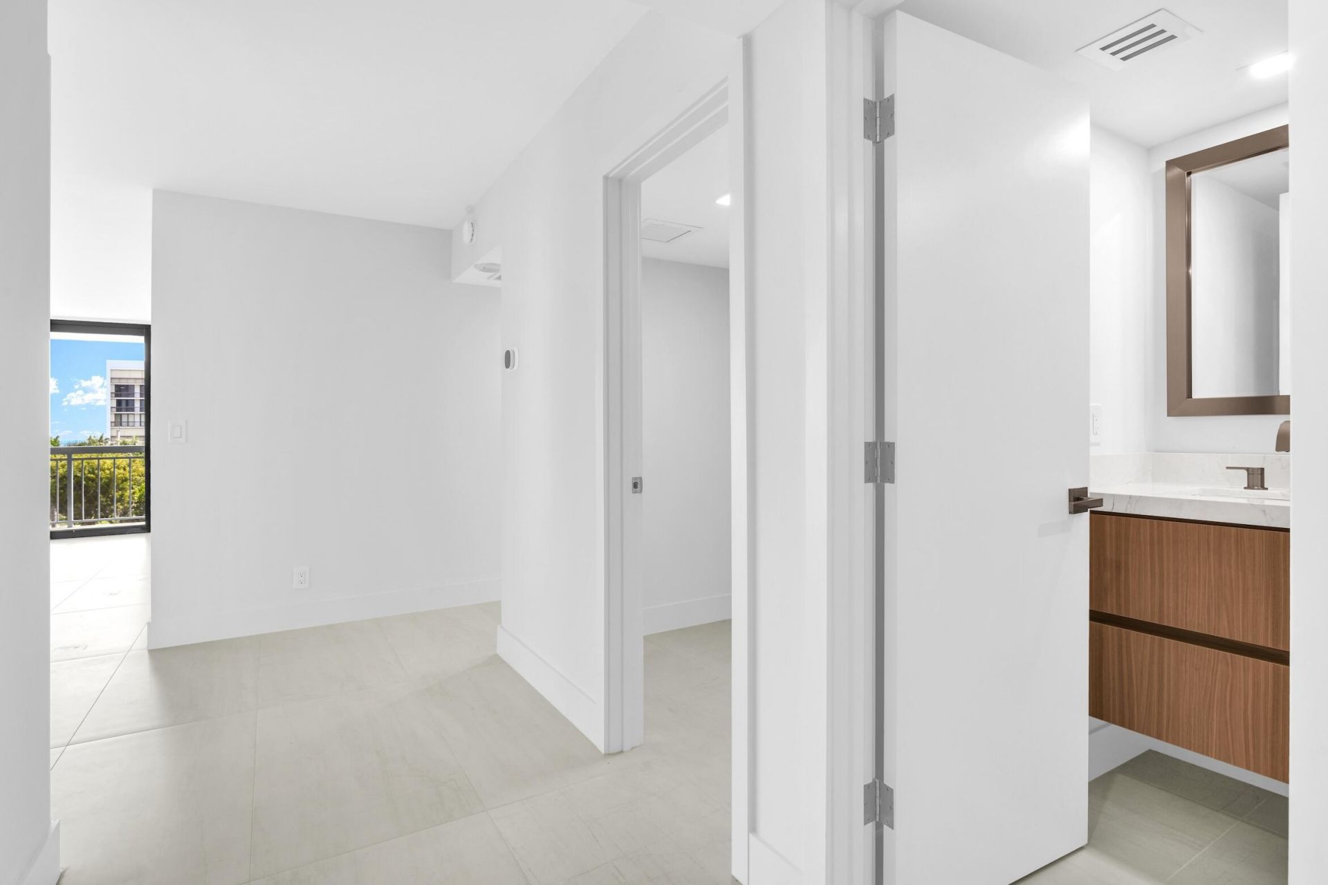 2001 N Ocean Boulevard, Unit 502, Boca Raton, FL 33431 Photo