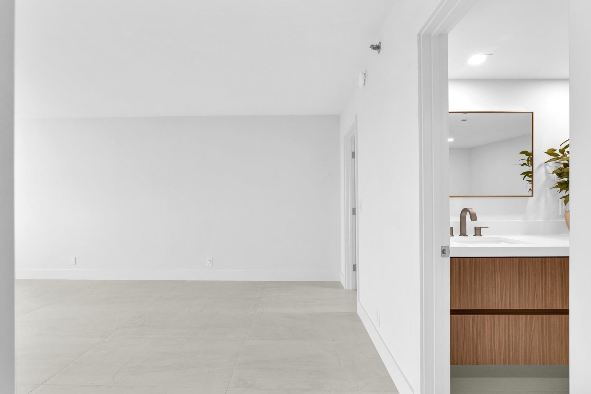 2001 N Ocean Boulevard, Unit 502, Boca Raton, FL 33431 Photo