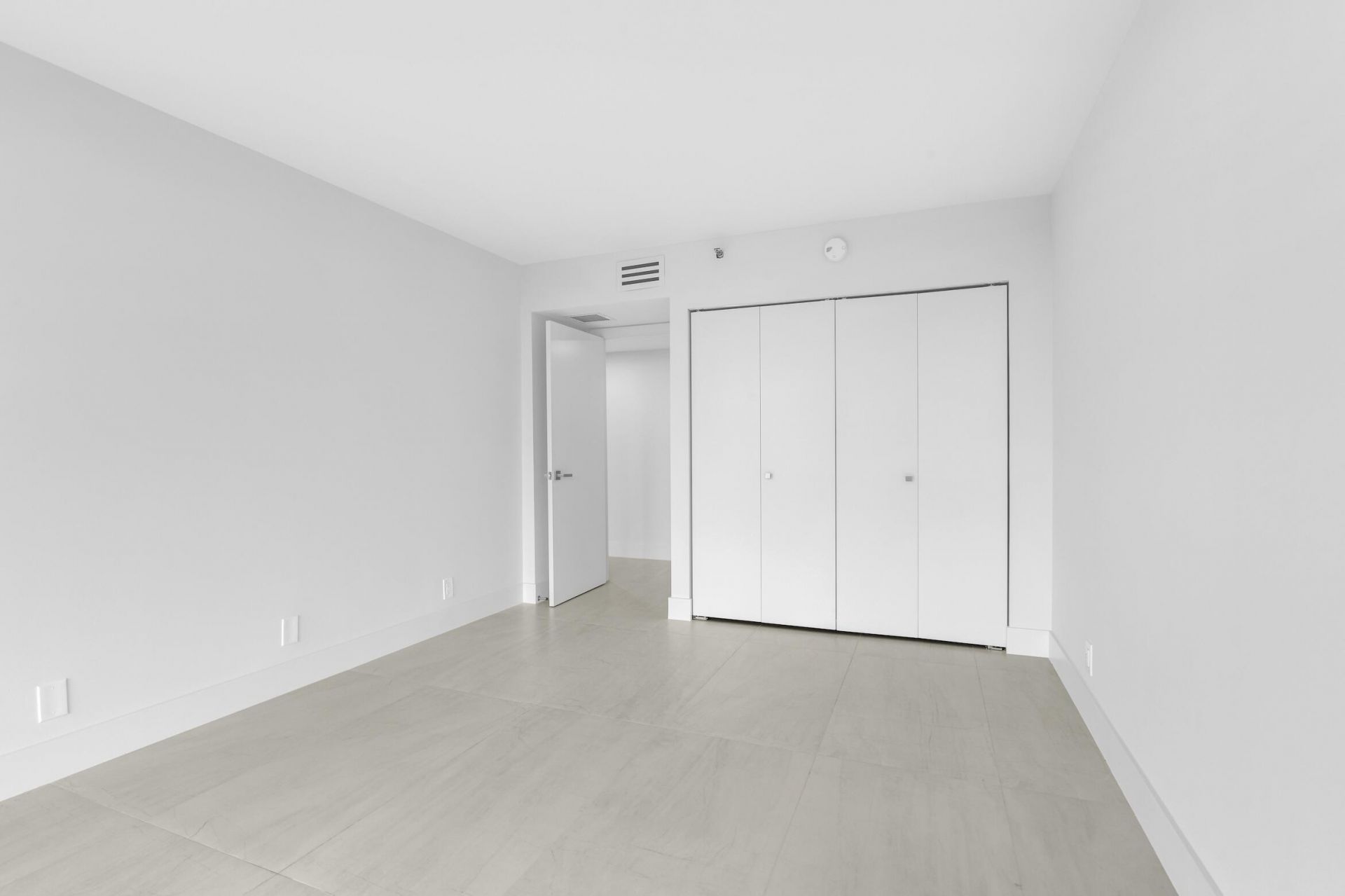 2001 N Ocean Boulevard, Unit 502, Boca Raton, FL 33431 Photo