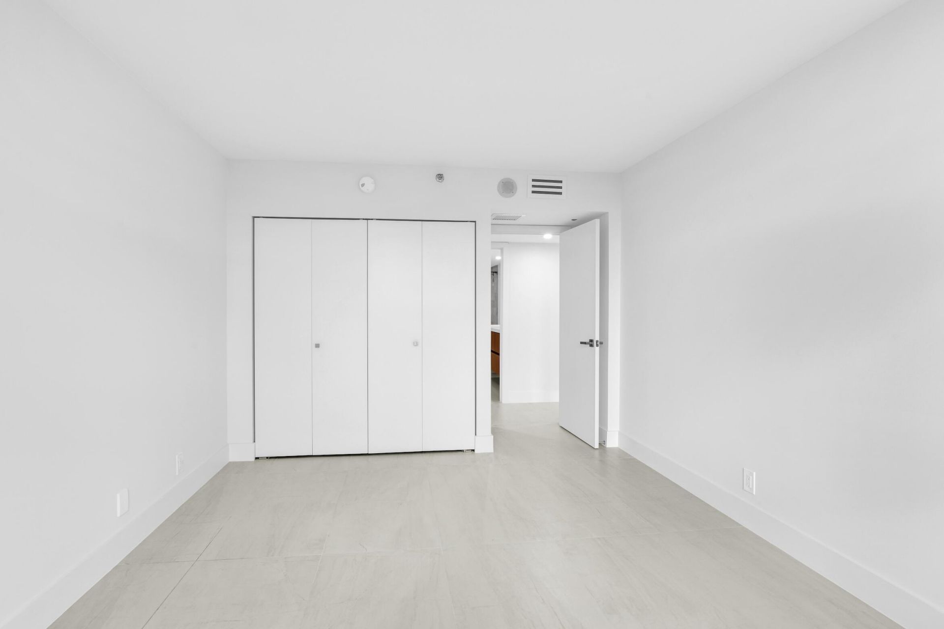 2001 N Ocean Boulevard, Unit 502, Boca Raton, FL 33431 Photo