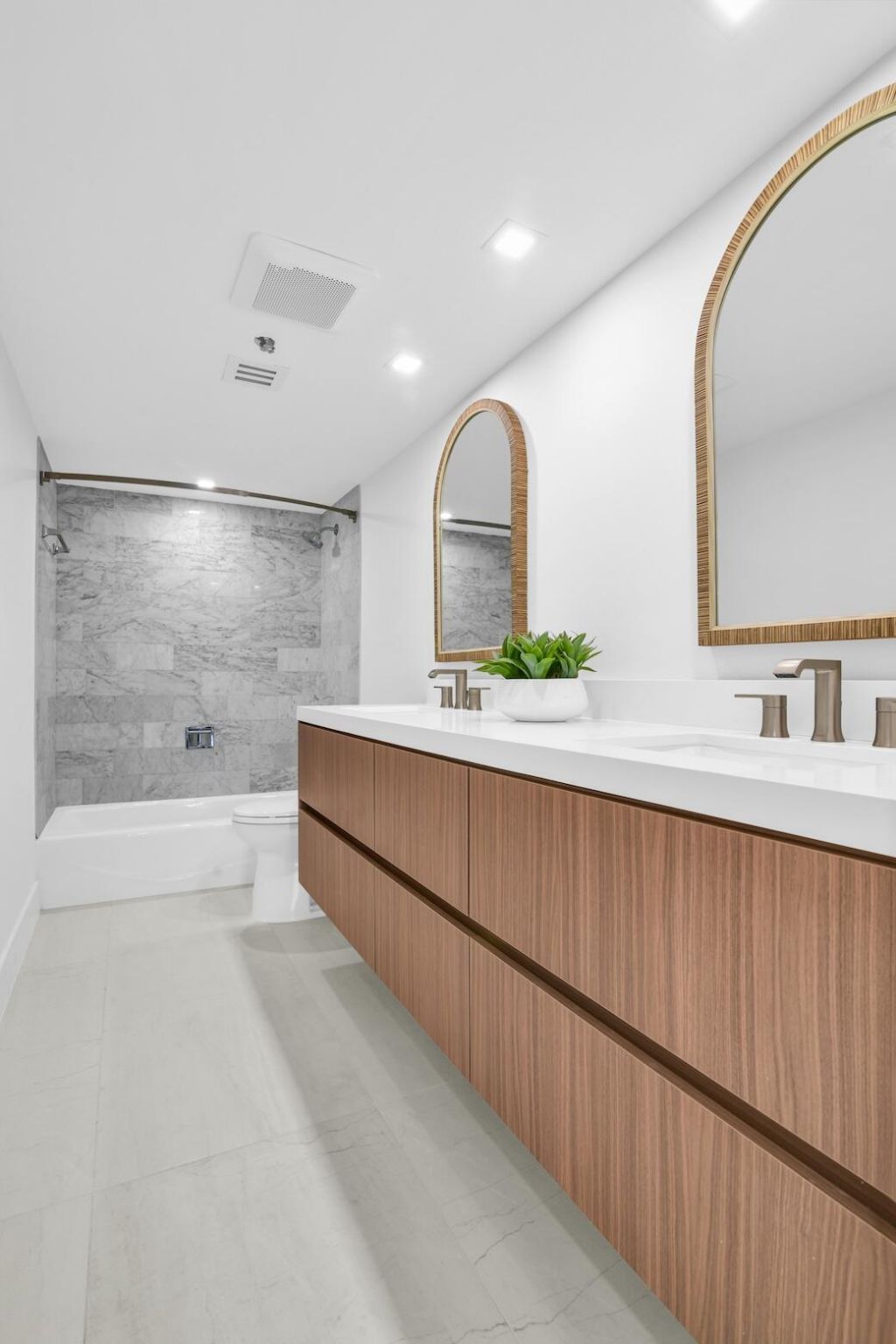 2001 N Ocean Boulevard, Unit 502, Boca Raton, FL 33431 Photo