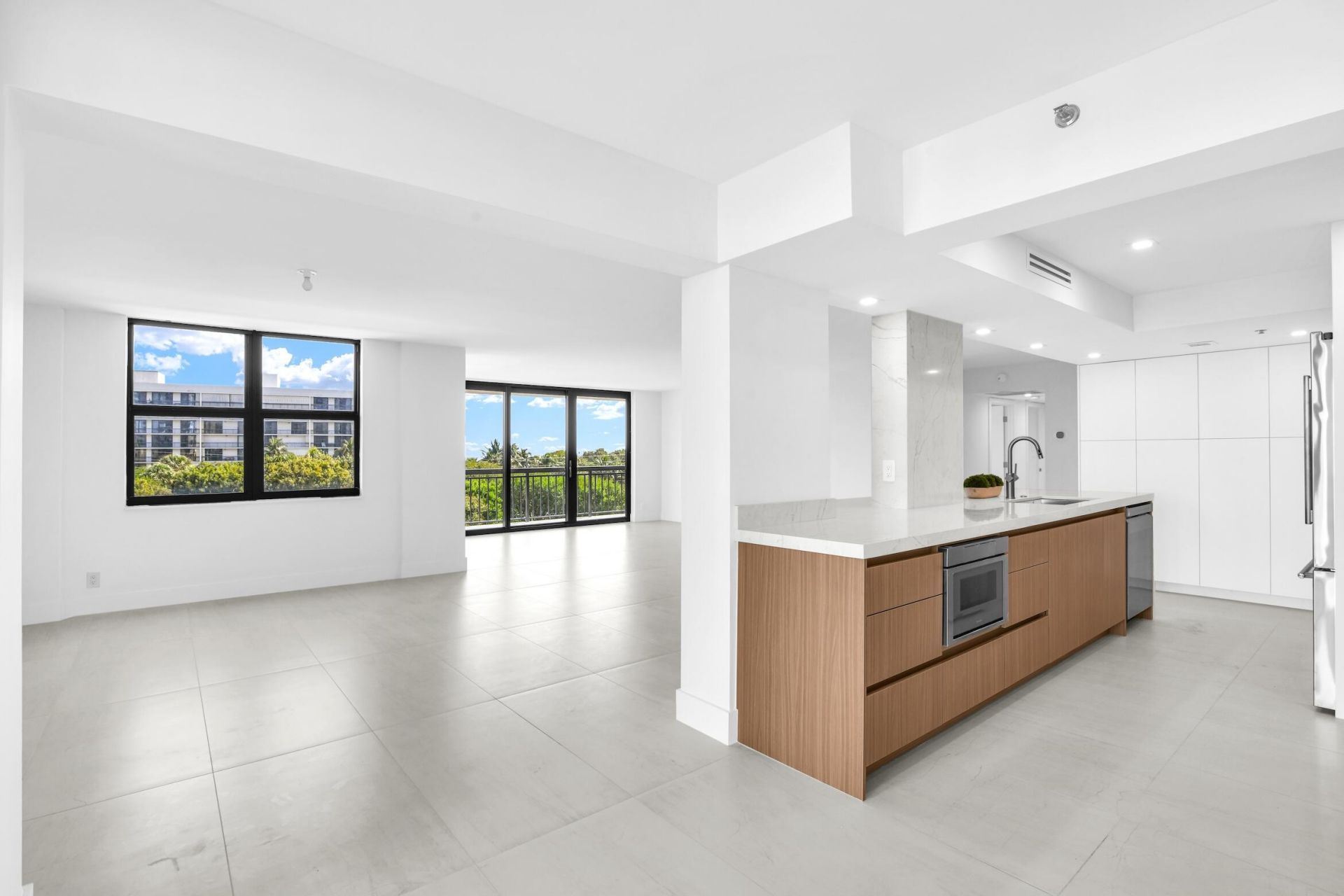 2001 N Ocean Boulevard, Unit 502, Boca Raton, FL 33431 Photo