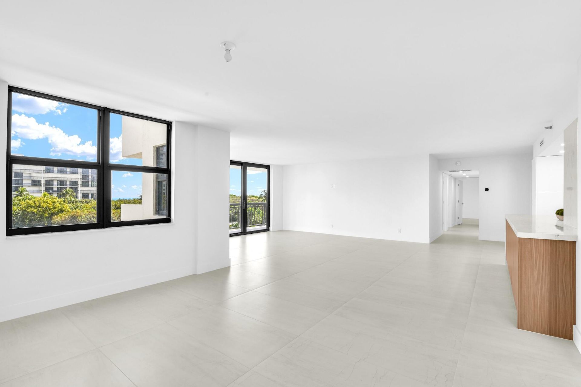 2001 N Ocean Boulevard, Unit 502, Boca Raton, FL 33431 Photo