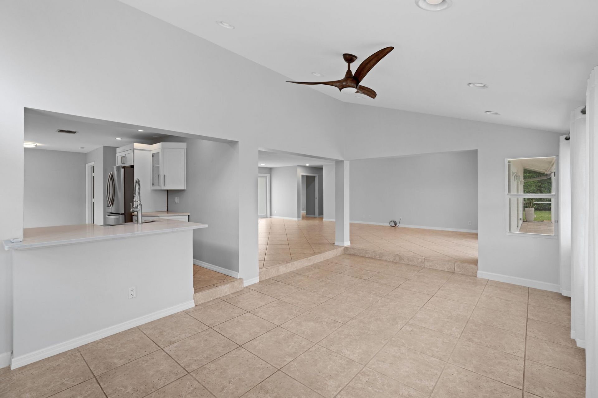 925 Foxpointe Circle, Delray Beach, FL 33445 Photo