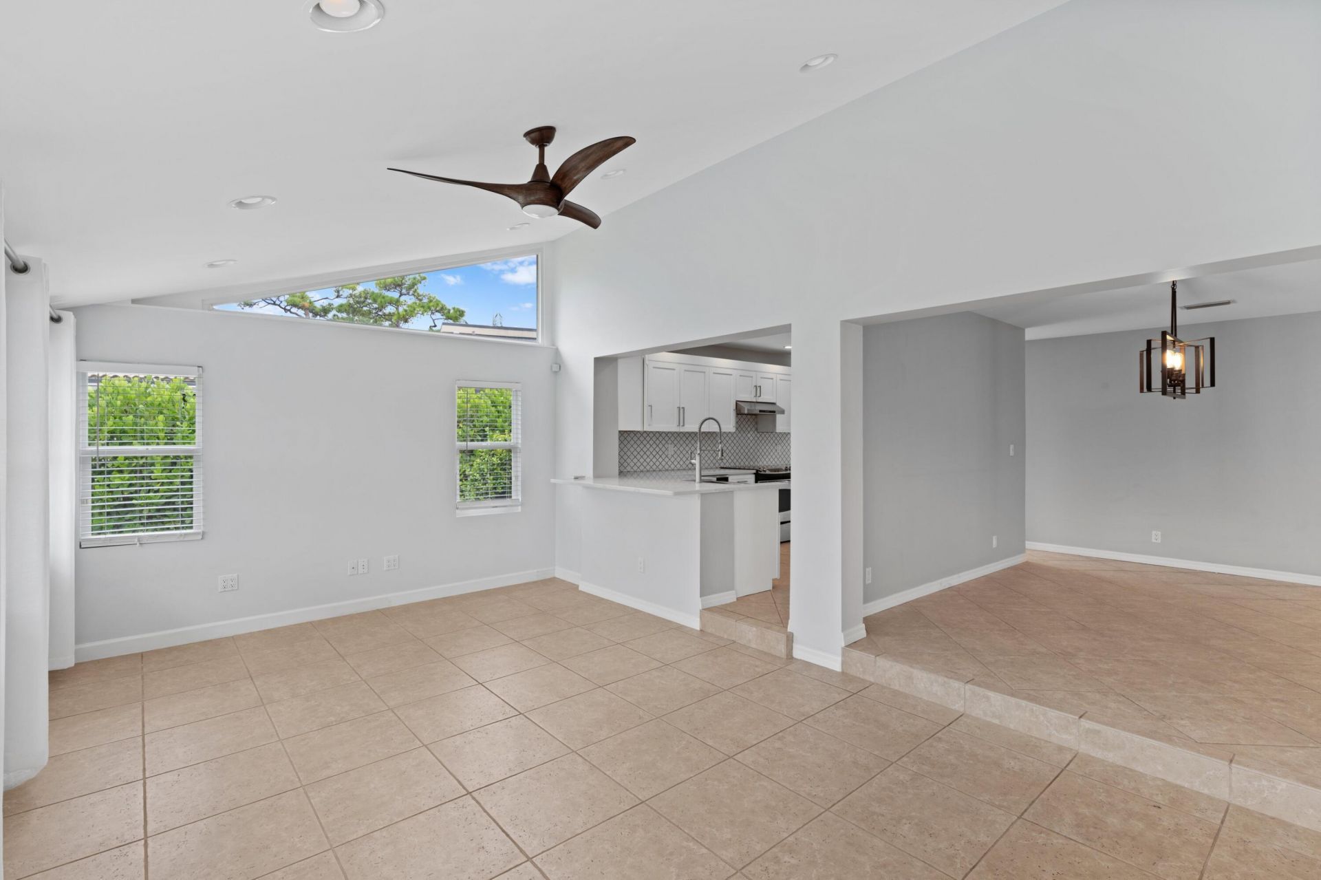 925 Foxpointe Circle, Delray Beach, FL 33445 Photo