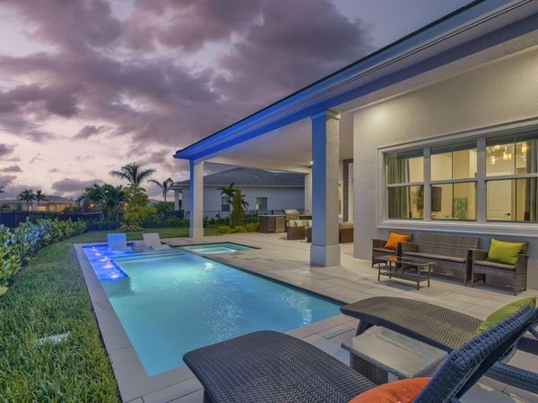 10109 Driftwood Way, Palm Beach Gardens, FL 33412